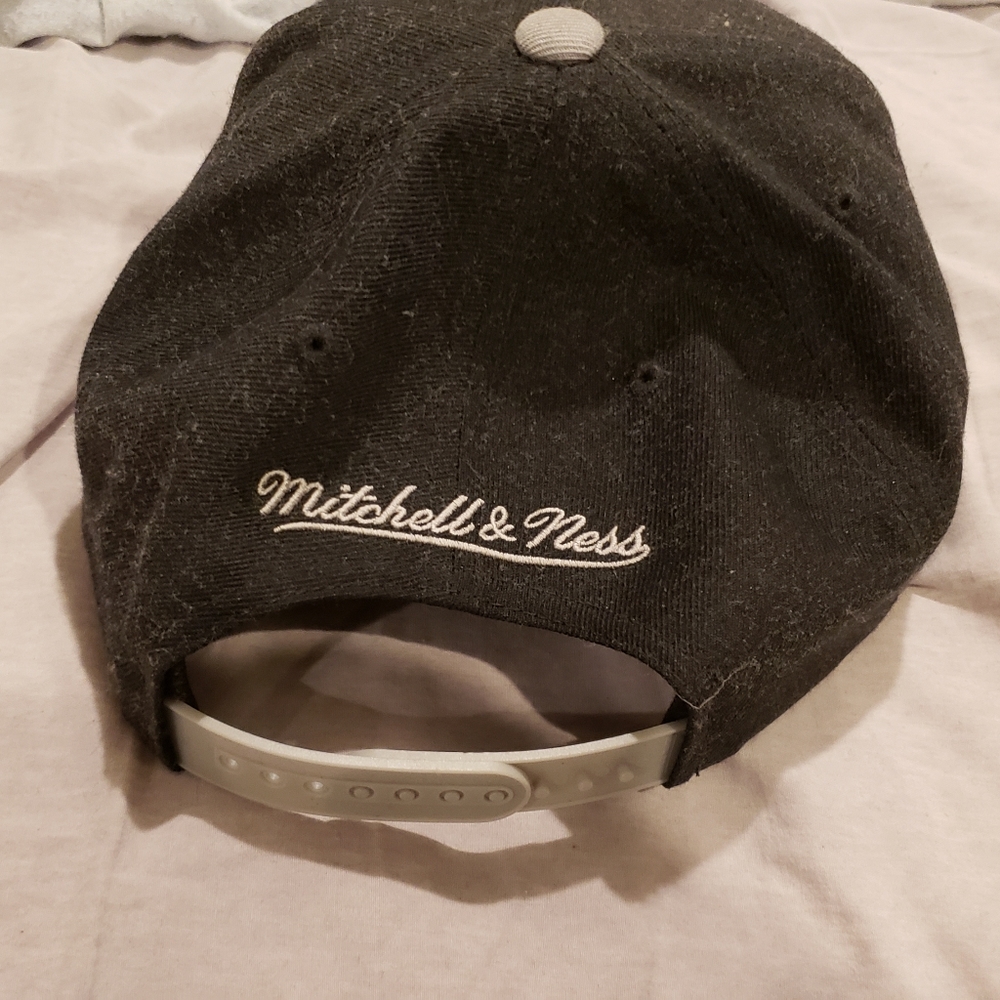 San Antonio Spurs MN XL Logo Snapback - Mitchell & Ness - Picture 4 of 9